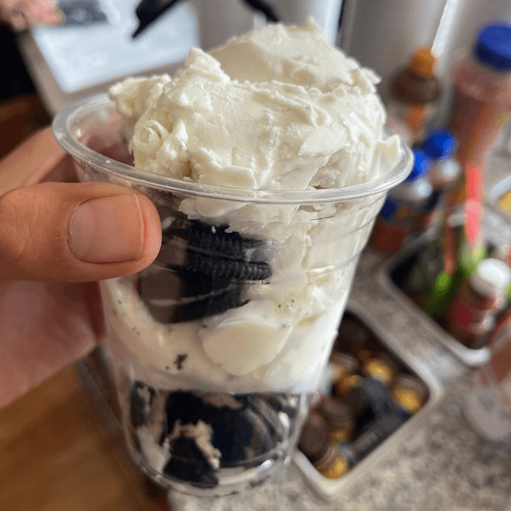 Vainilla - OREO Sundae