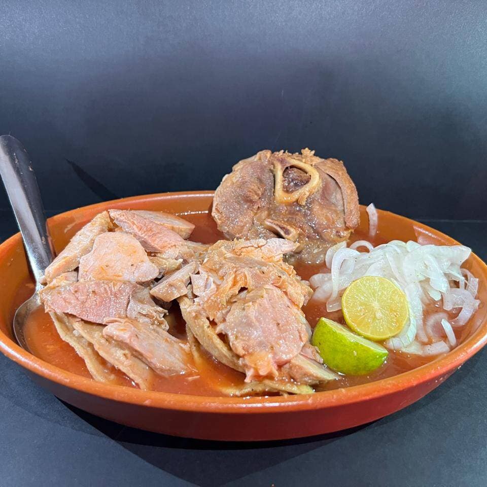 Taco dorado de papa con buche