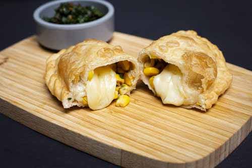 Empanada De Elote Con Queso