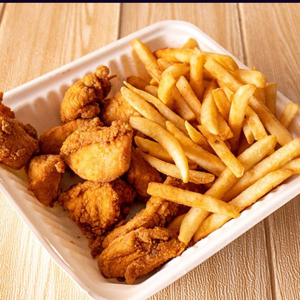 Nuggets 12 Unidades + Papas Fritas