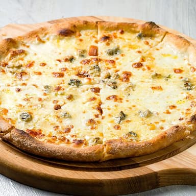 Pizza 4 Formaggi
