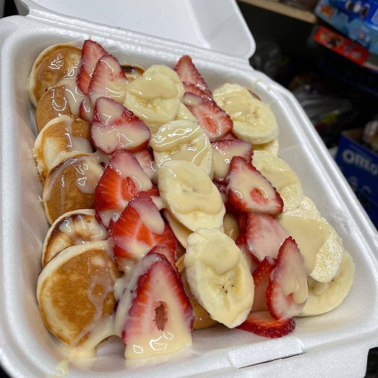 25 Mini Hot Cakes de Lechera, Fresa y Plátano