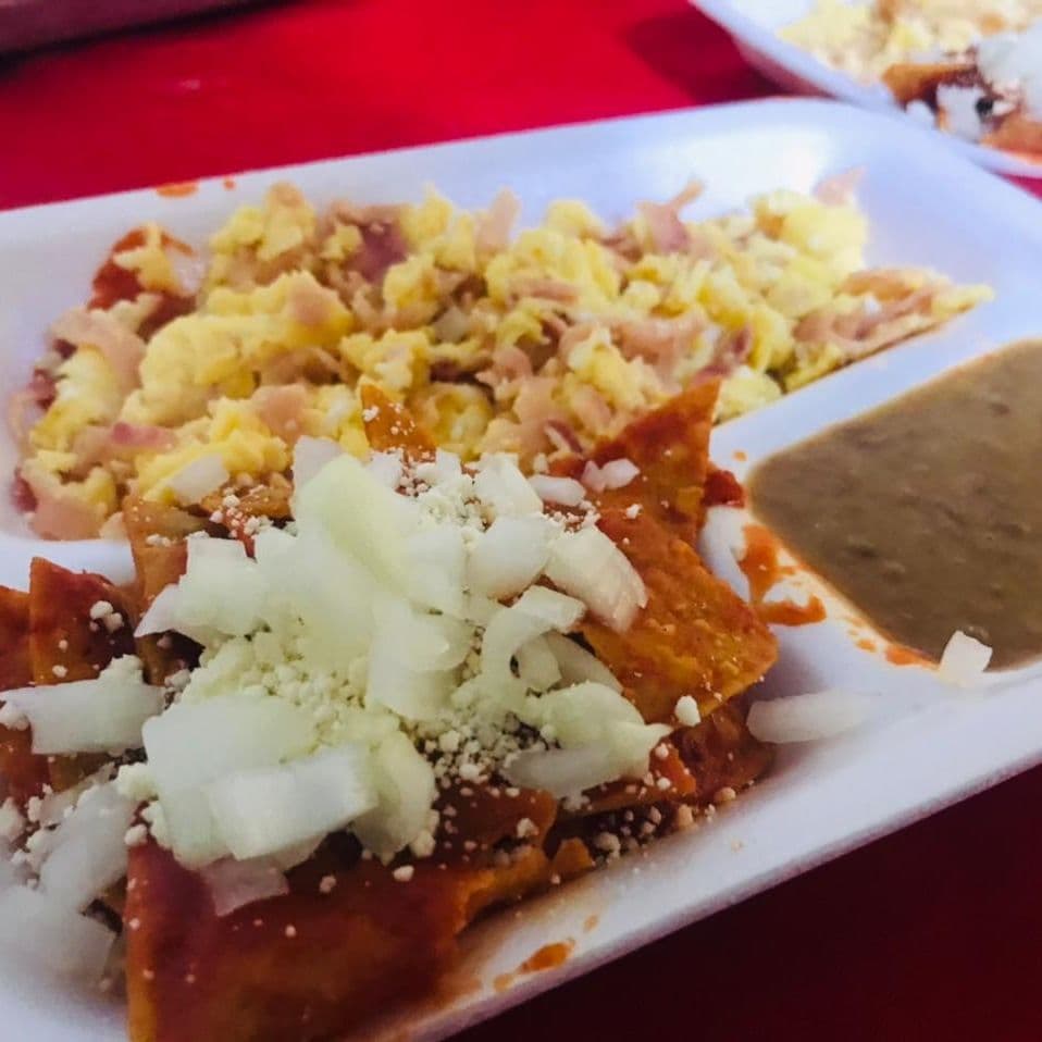 Paquete 2 Huevos al Gusto + Chilaquiles + bebida