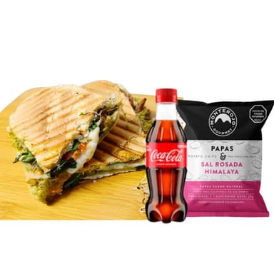 Panino Capresse + Fuze Tea + Papas Monterojo