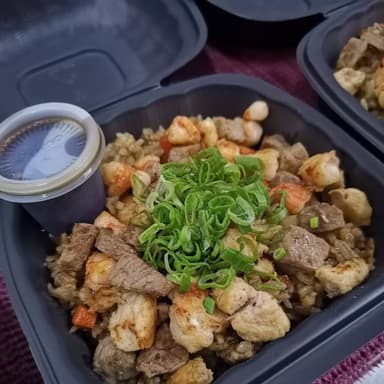 Yakimeshi mixto