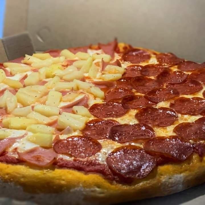Pizza peperonni-Hawaiana Grande