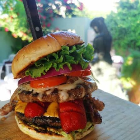 HAMBURGUESA SALCHICHA DE ASAR DOBLE CARNE