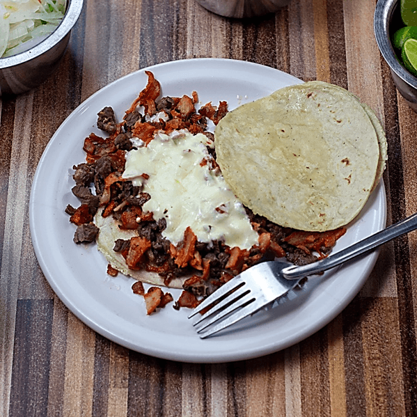 Taco Mixto (Tortilla de Maíz)