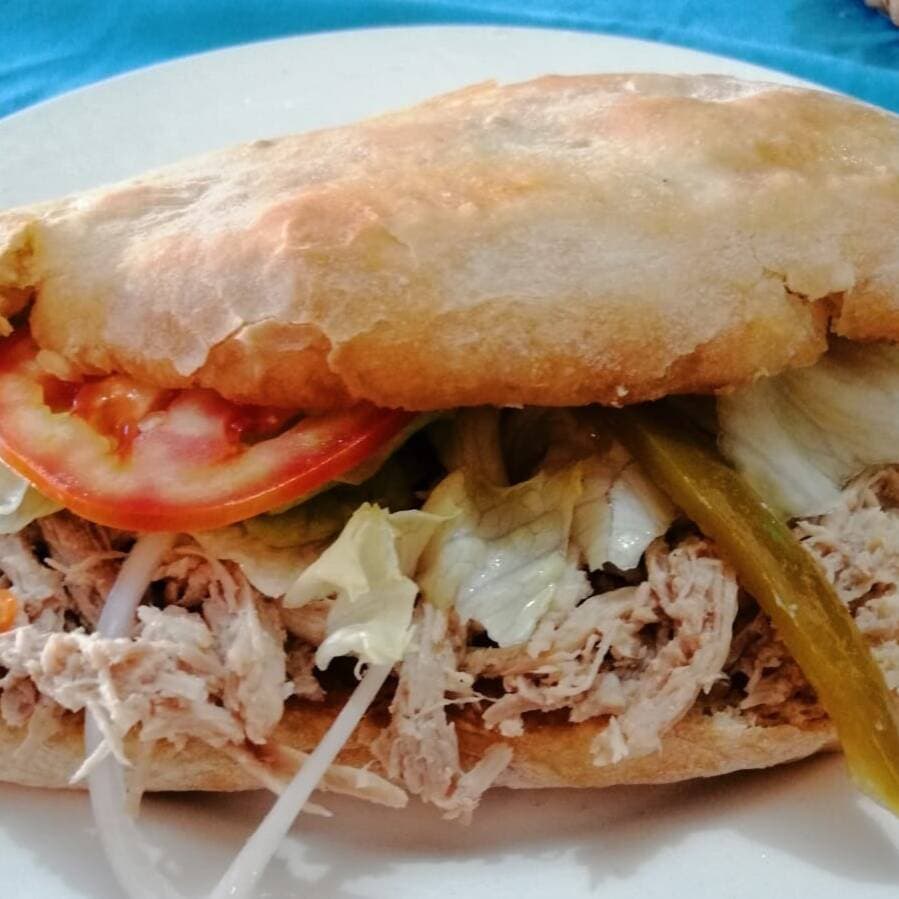 TORTA DE PIERNA+ CHOCOMILCK