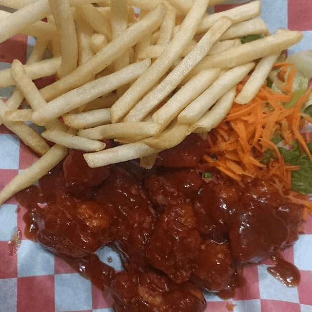 Boneless + 1/2 Orden de Papas