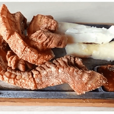 Chicaharron con Yuca