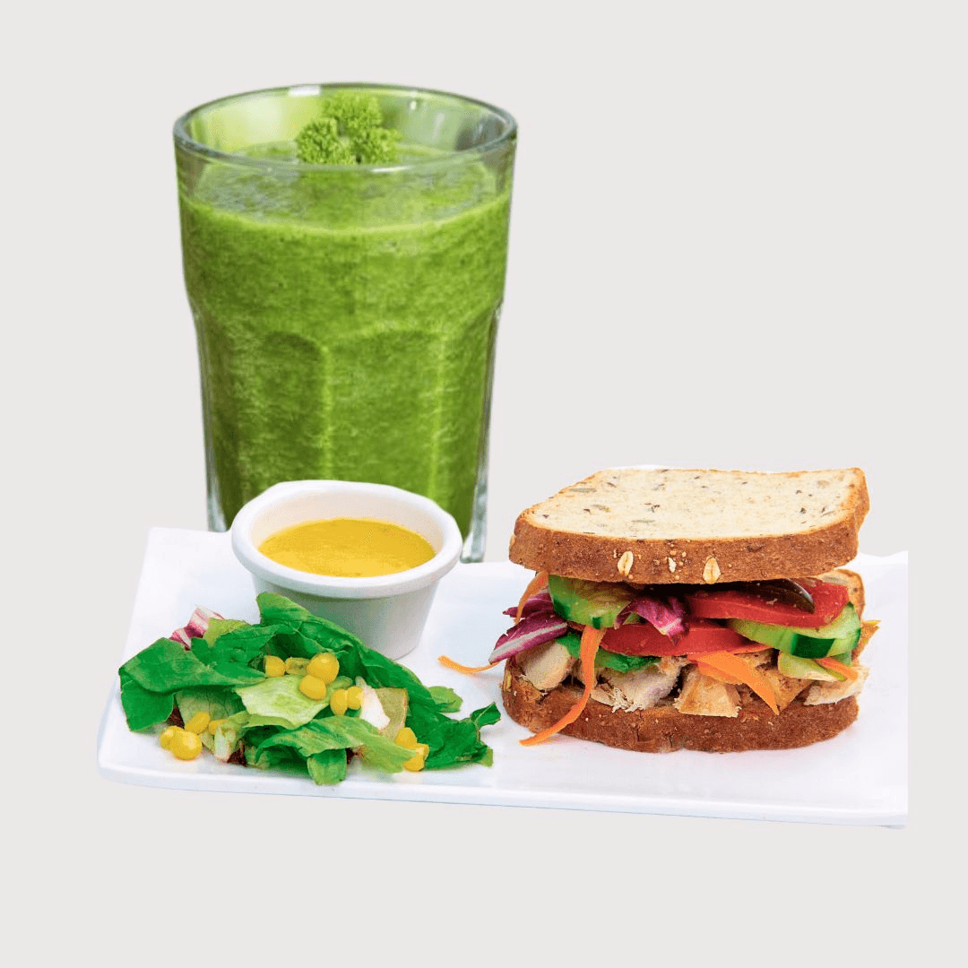 Cómo 1 Sandwich Pollo + 1 Jugo Verde