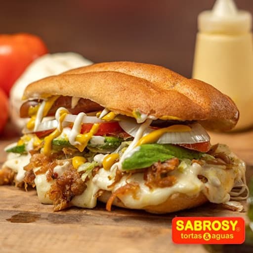 Torta de Carnitas con Queso