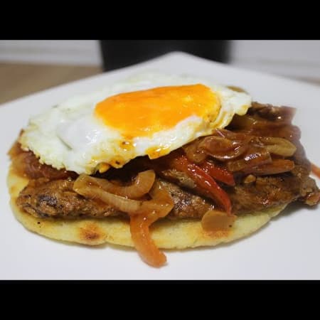 Carne En Bisteck a Caballo