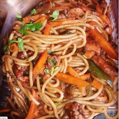 Entero Chow Mein de Camarón