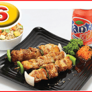 Combo Yakitori + Yakimeshi + Refresco
