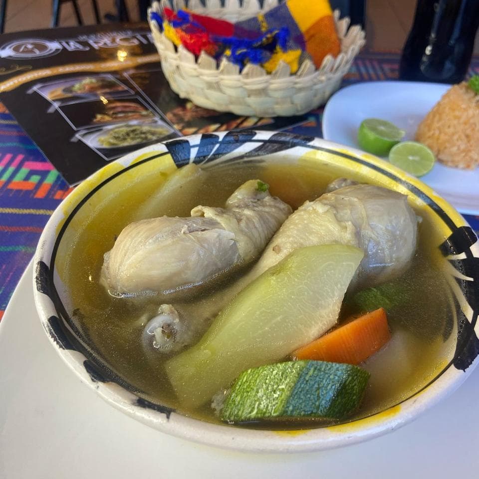 Caldo de Pollo