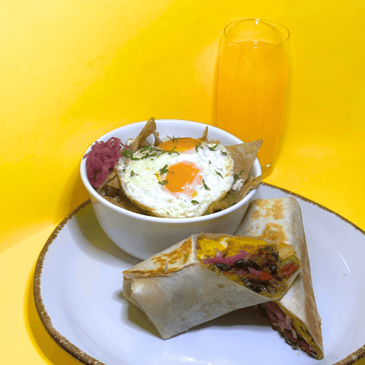 Combo Burrito de Todo + Chilaquiles