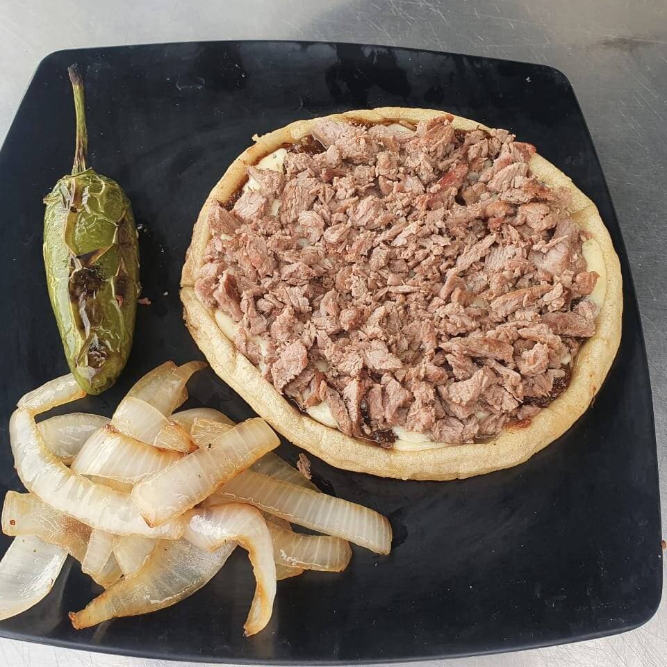 Sopes Grande de Sirloin