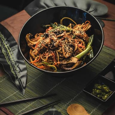 Yakiudon con Pollo