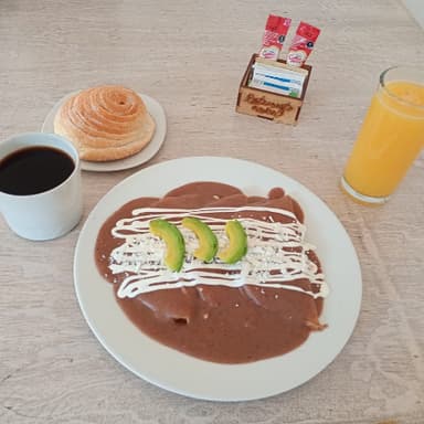 Combo Desayuno Enfrijoladas