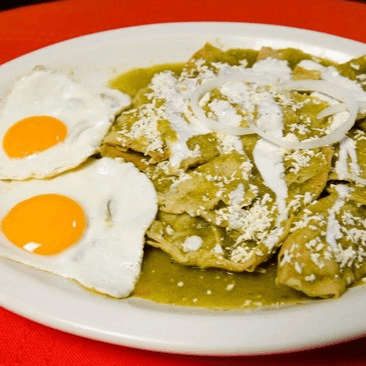 Chilaquiles Verdes con Huevo