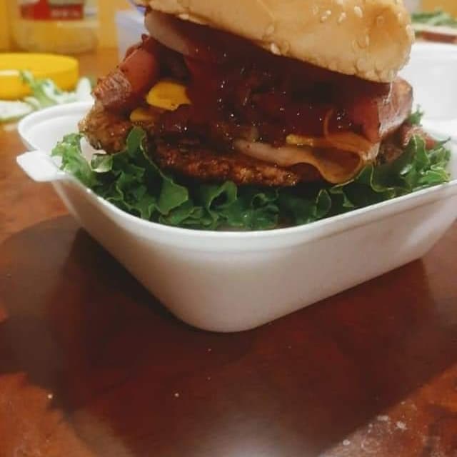 Hamburguesa Con Salchichas
