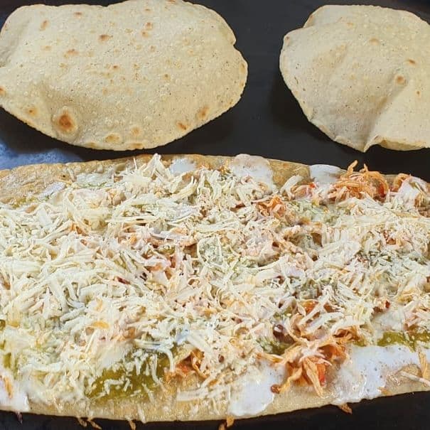 Huarache de Tinga de Pollo