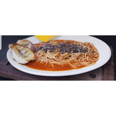 ESPAGUETTI A LA BOLOGNESA