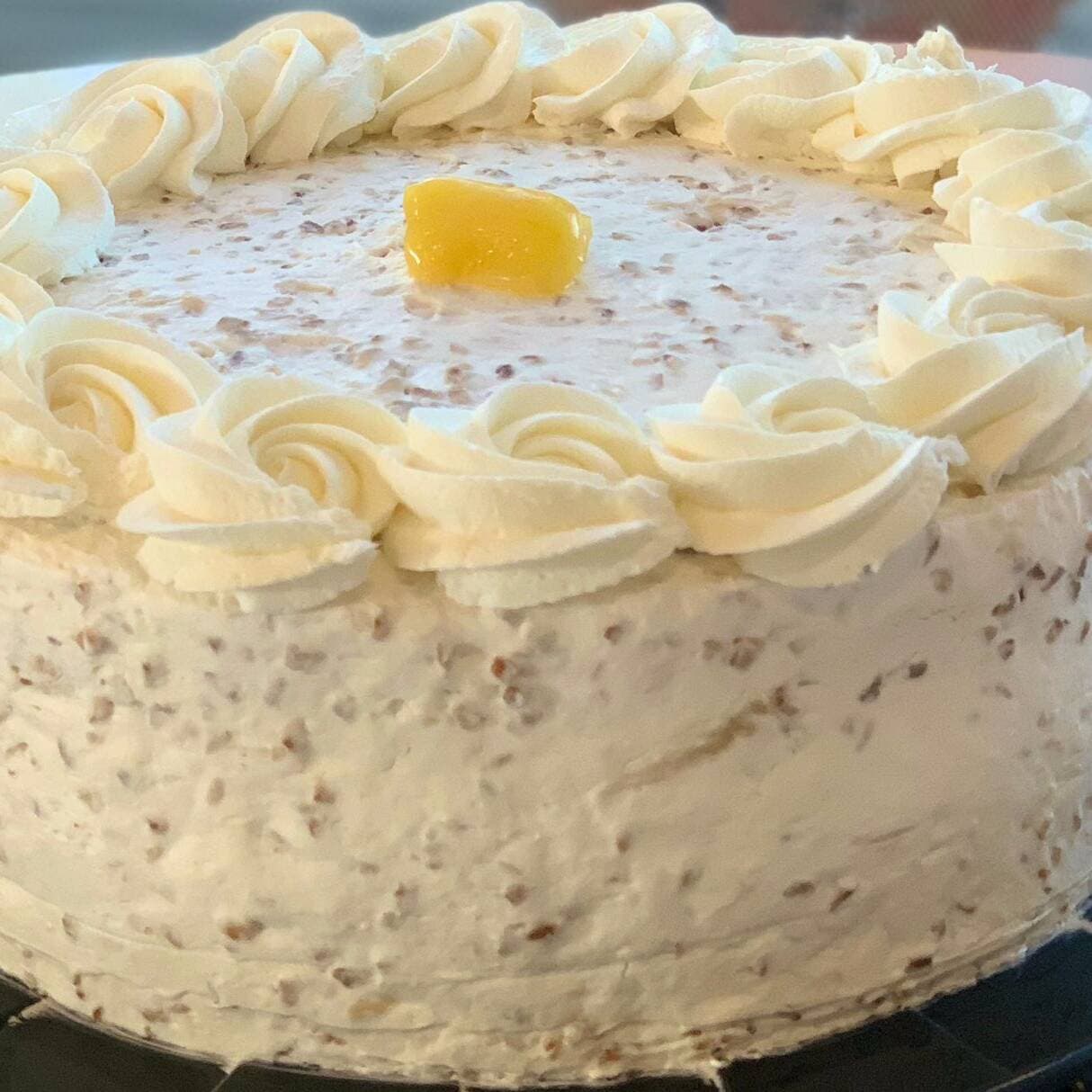Pastel de Piña Nuez Mediano