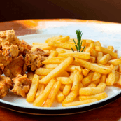 CHICHARRON DE POLLO + BEBIDA