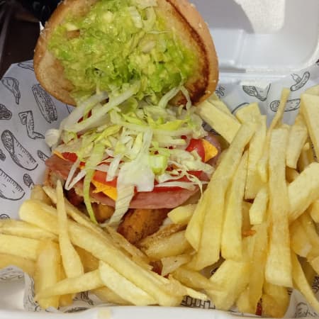 Hamburguesa Guacamole de Tender de Pollo.