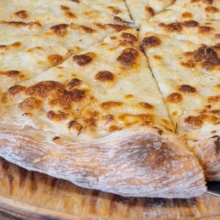 Pizza 3 Quesos GDE