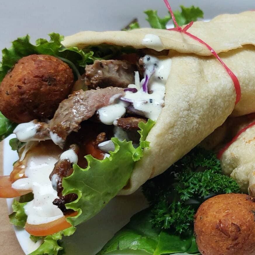 Gyro Cordero y Falafel