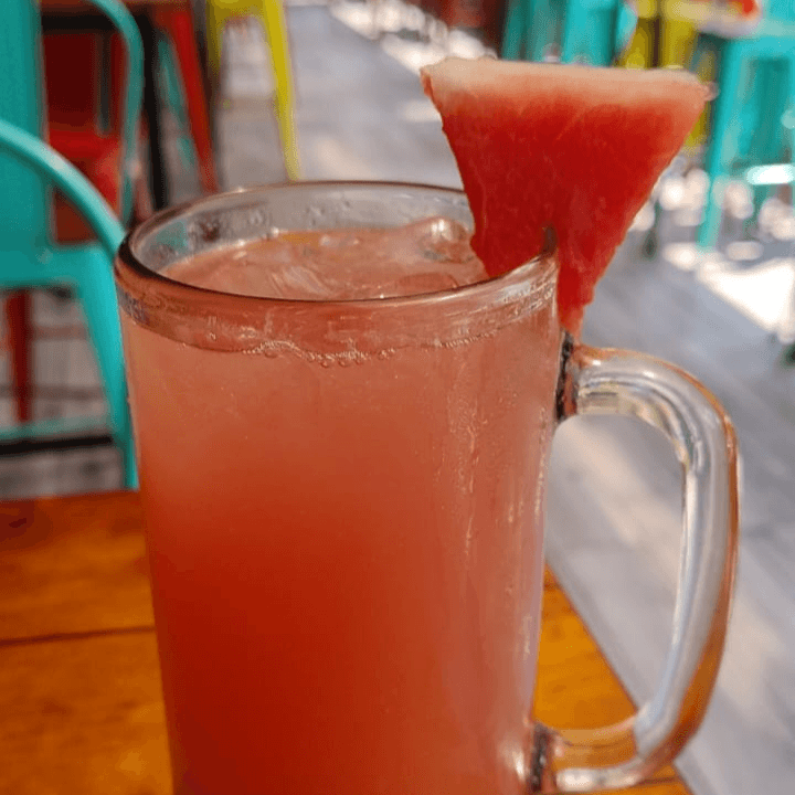 Agua Sandia con Limón con Hierbabuena Grande