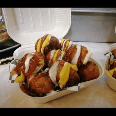 Salchibolas con Queso