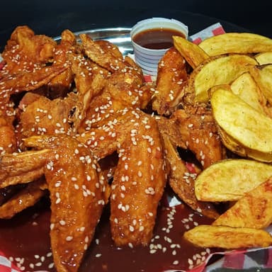 ¡Promoción! Colwings 14 Piezas de AlitasBBQ+ Papas