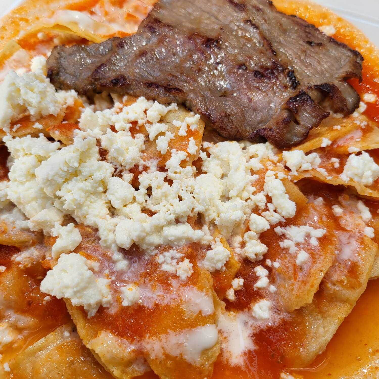 Chilaquiles Rojos Desayuno