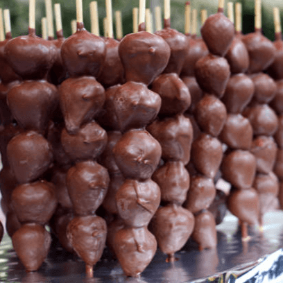 BANDERILLA DE FRESA CUBIERTA DE CHOCOLATE