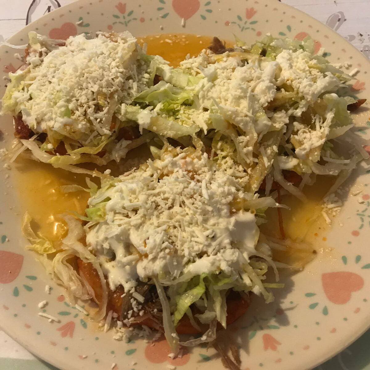 Rico Combo de Sopes Carne Desebrada mas Cocacola.