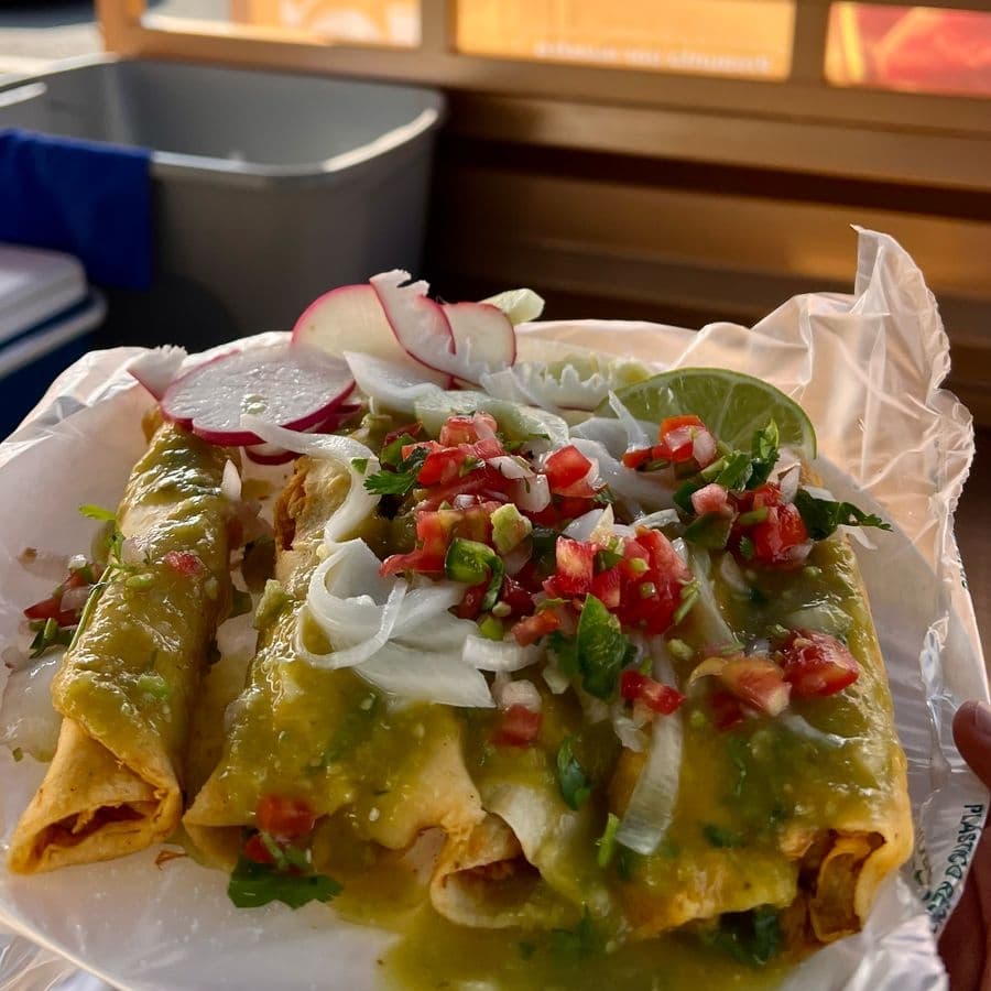 Orden 6 Tacos de Cuerito