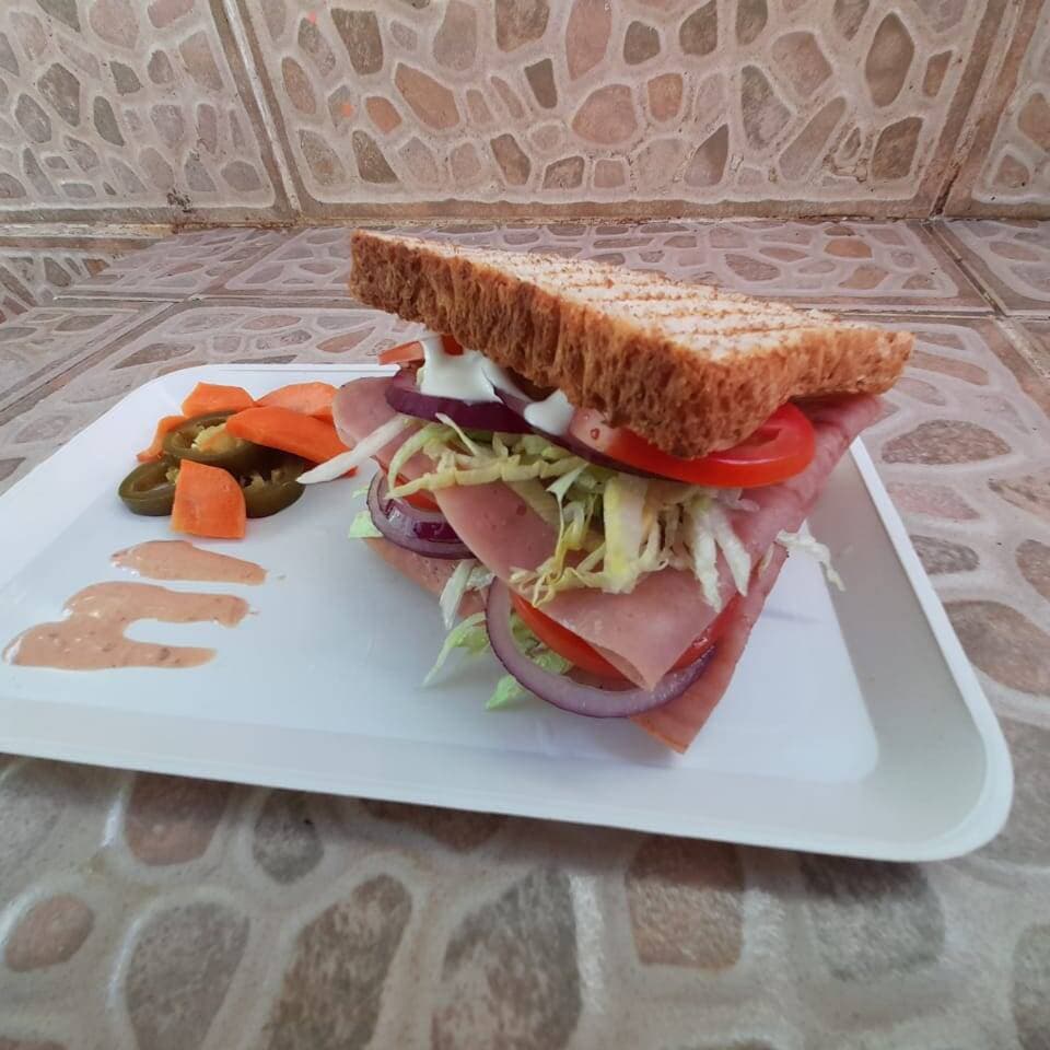 Sandwich de jamon