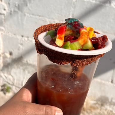 MICHELADA PREPARADA CON BOTANA