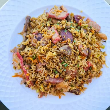 Arroz Frito con Chorizo y Lechón