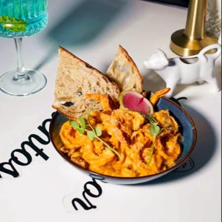 Fetuccini Alfredo con Camarón