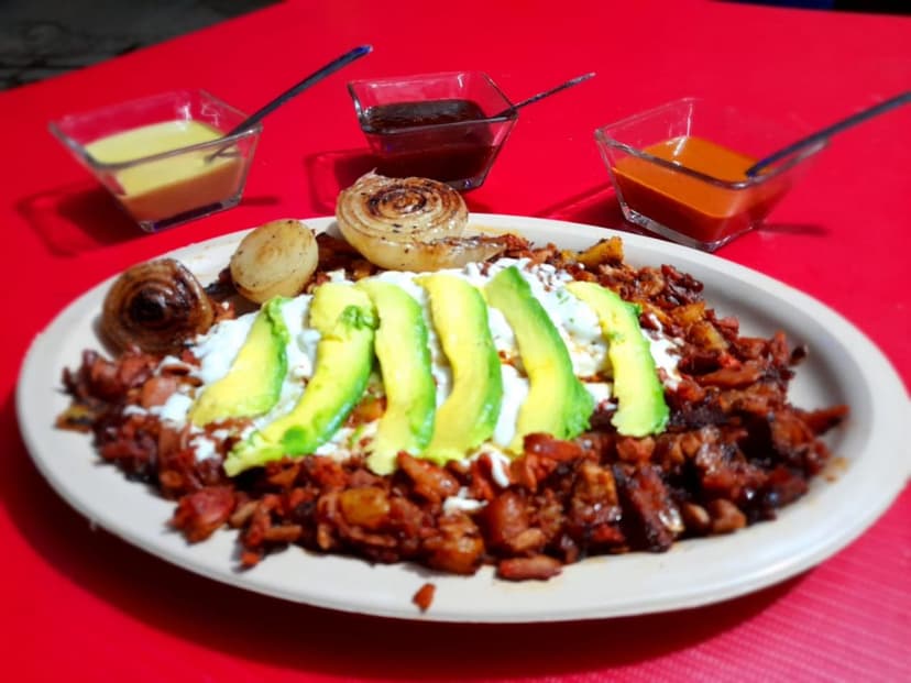 TACOS Y ALAMBRES EL PASTORÓN