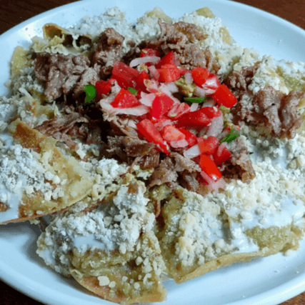 Chilaquiles con bistec