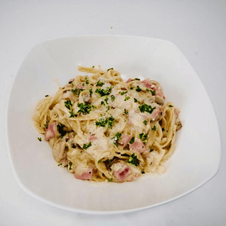 Tallarines en Salsa Alfredo