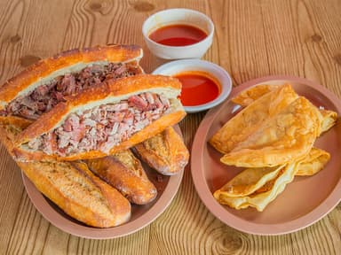 5 Tortas Ahogadas y 10 Tacos Dorados