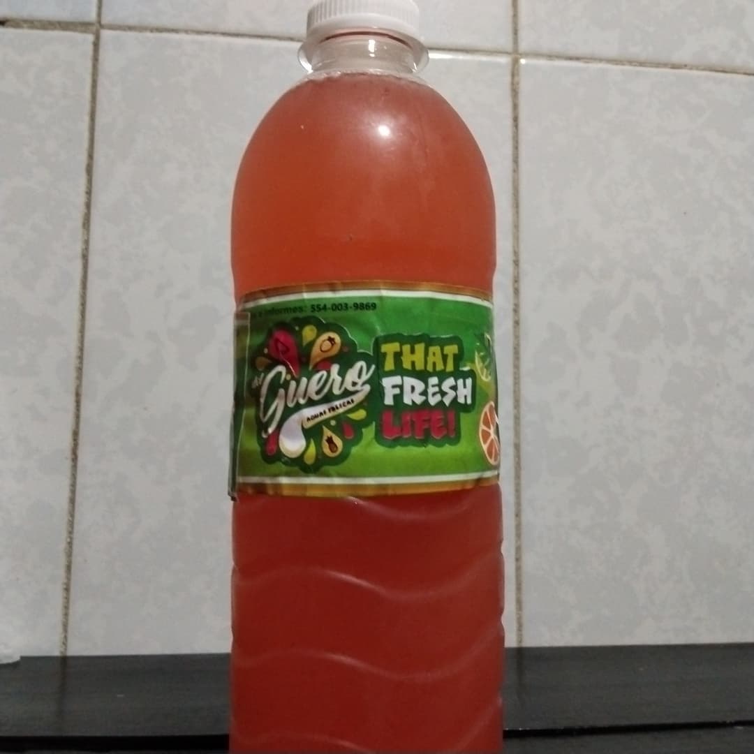 Agua de Limón y Fresa